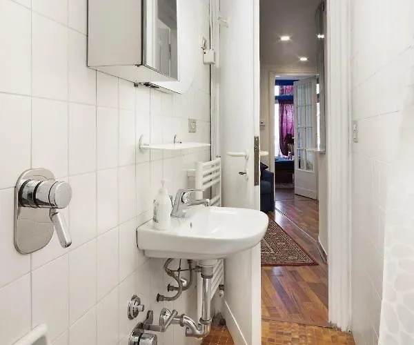 Don Morosini - Al Vaticano Lägenhet